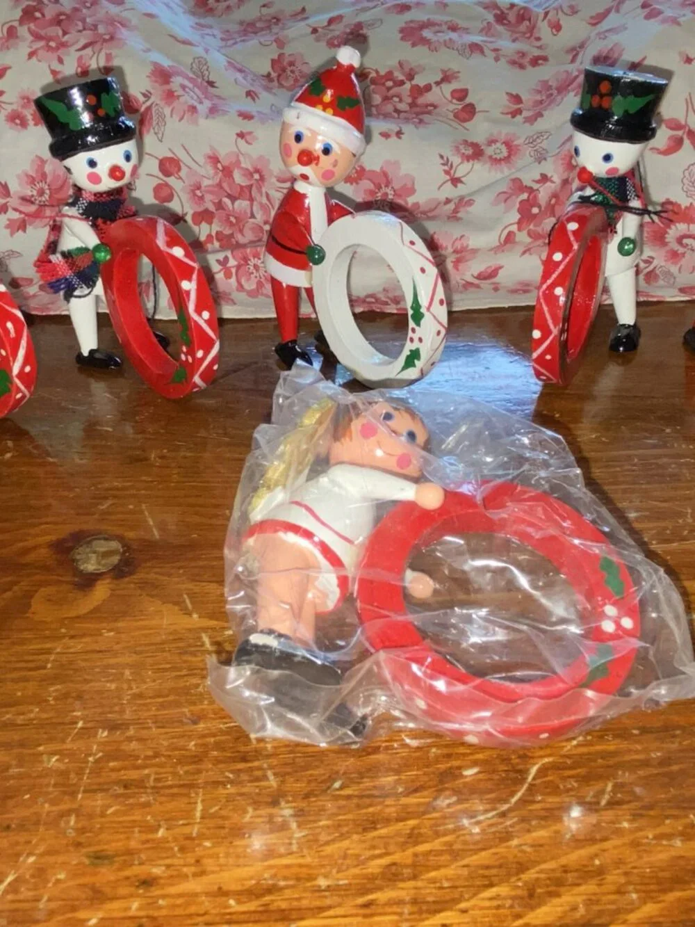 Adorable Vintage Vera Neumann 3D Wooden Christmas Napkin Holders 6pc Set